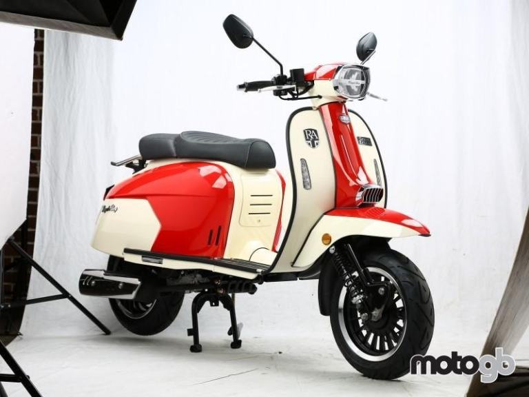 Royal Alloy GP 125cc Modern Classic Retro Automatic Moped Scooter For Sale