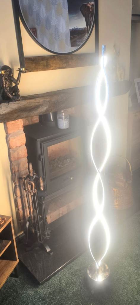 Modern Silver Swirl Floor Lamp – Good Condition