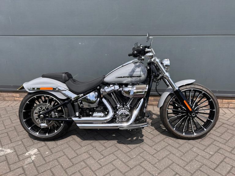 2025 Harley-Davidson SOFTAIL BREAKOUT 117 Custom Cruiser Manual