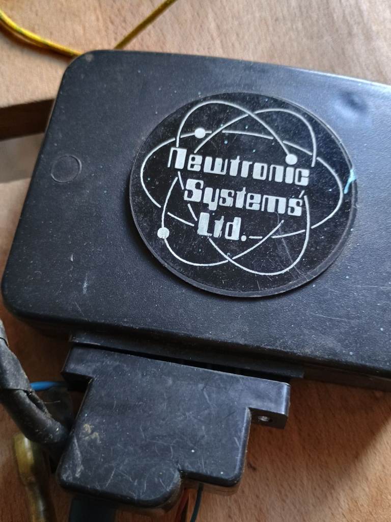 Triumph seven electronic ignition for a V8