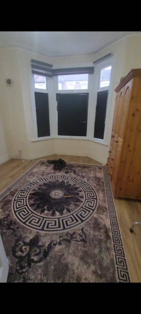 3 BEDROOM GROUND FLOOR FLAT IN UPTON PARK