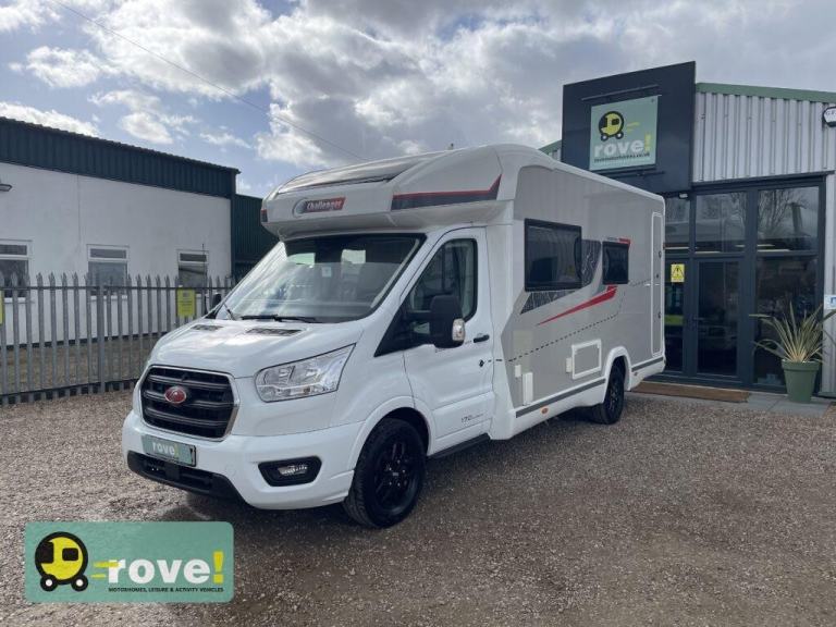 Challenger 260 Ultimate Graphite 4 Berth 4 Belt End Garage Motorhome auto 3500kg