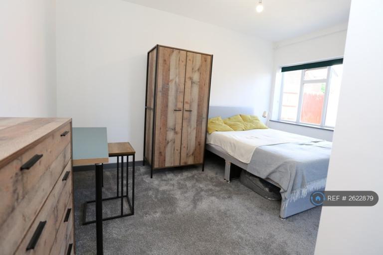 1 bedroom in Thames Road, Walsall, WS3 (#2622879)