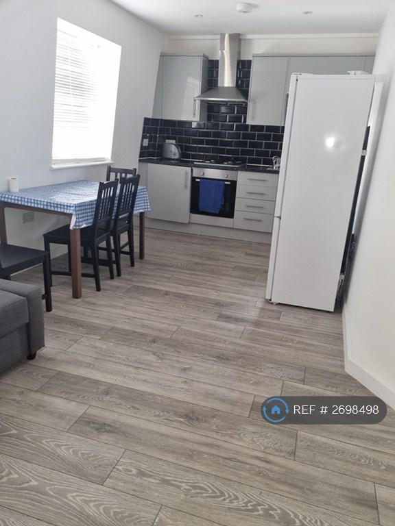 3 bedroom flat in London, London, E14 (3 bed) (#2698498)