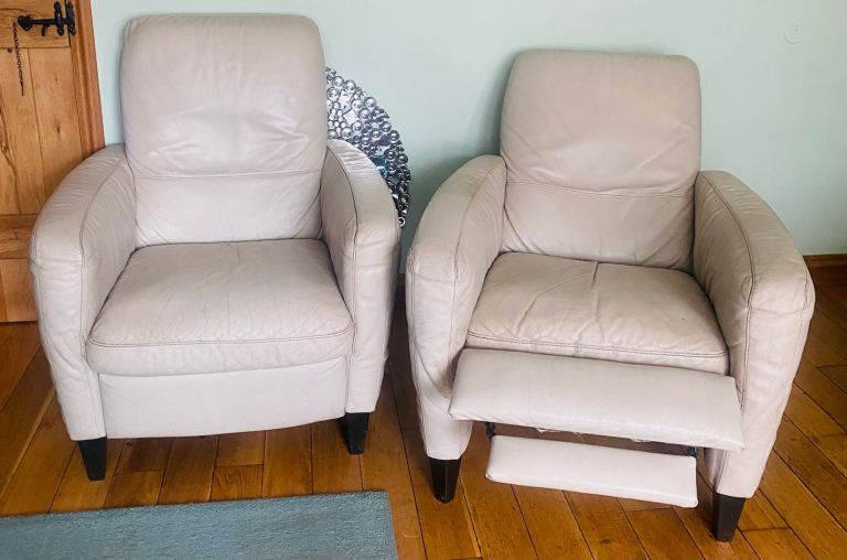 2 x Leather Recliner Armchairs 