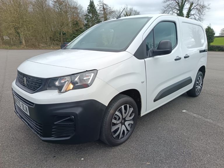 LOW MILEAGE 2021 PEUGEOT PARTNER 1.5 HDI PROFESSIONAL 