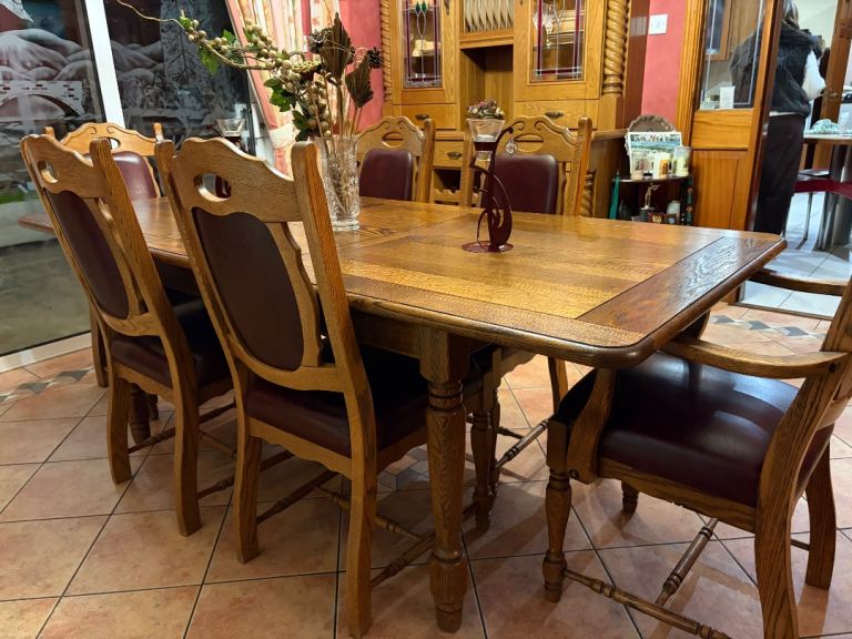 Solid Oak Table and chairs 