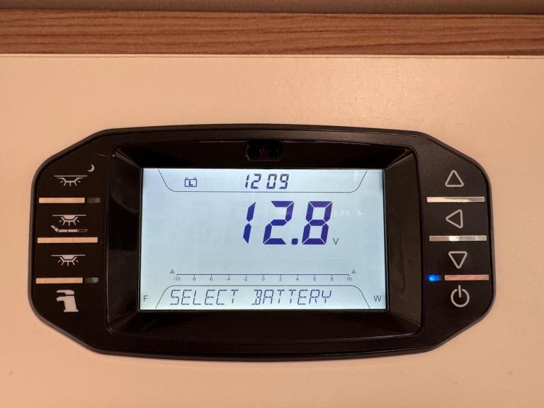 SWIFT ESCAPE 695 - 2017