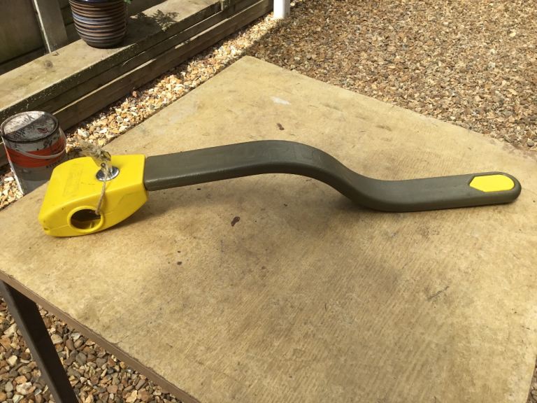 Stop lock steering wheel lock with 1 key