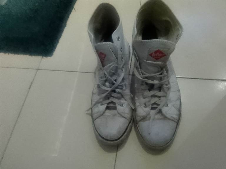 Vintage very collectable Lee Cooper since 1908 make white skateboard trainers 