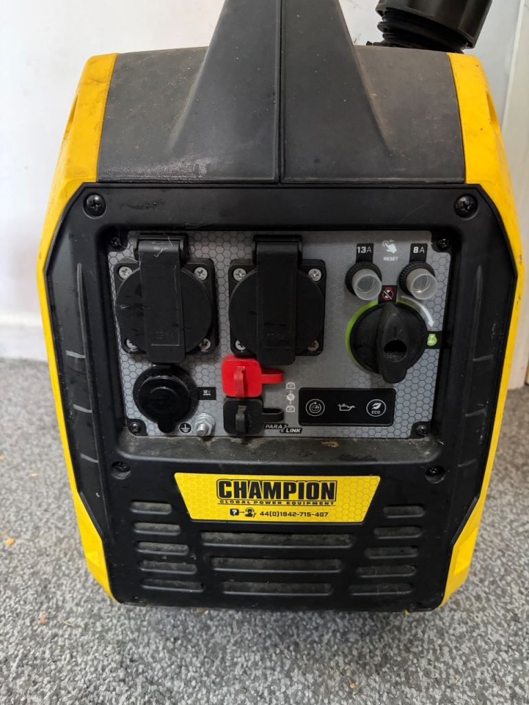 Champion 92001i-UK "Mighty Atom" Petrol Inverter Generator