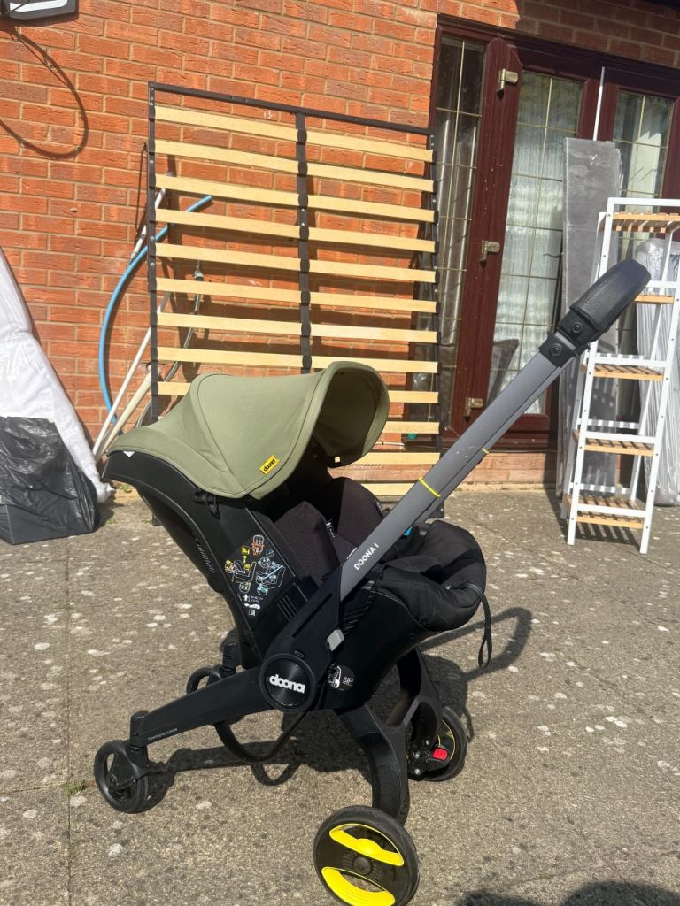 Doona i Car Seat & Stroller Travel System – Olive Green – Excellent Condition