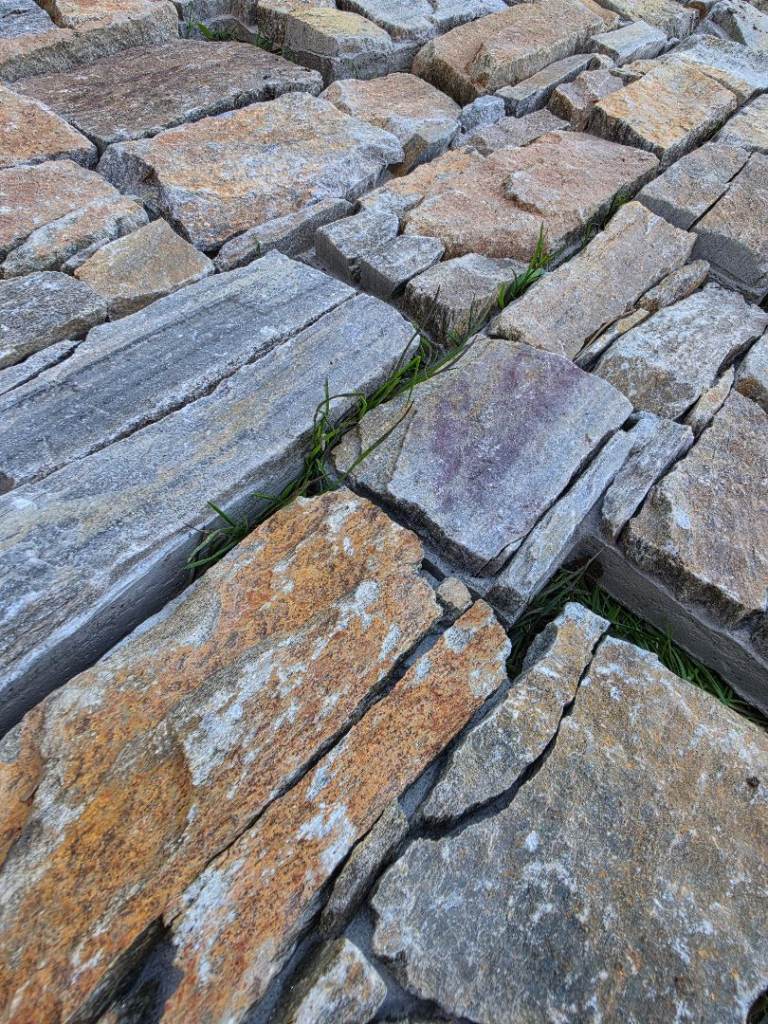 Golden natural Stones cladding 26m2