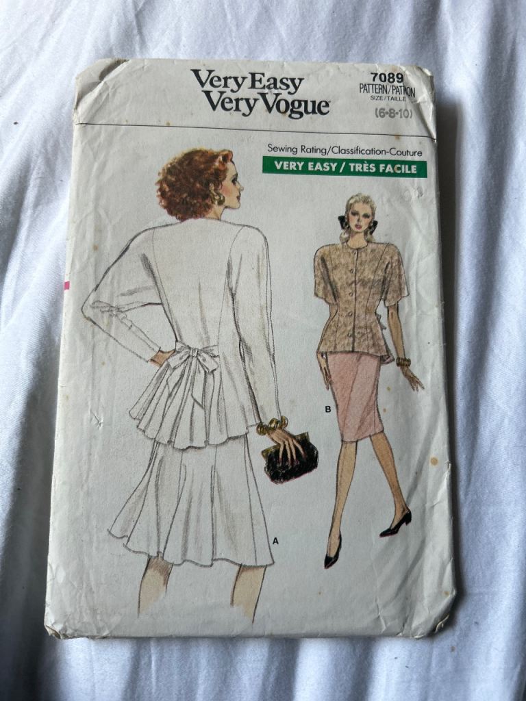 image for Very Easy vogue sewing pattern