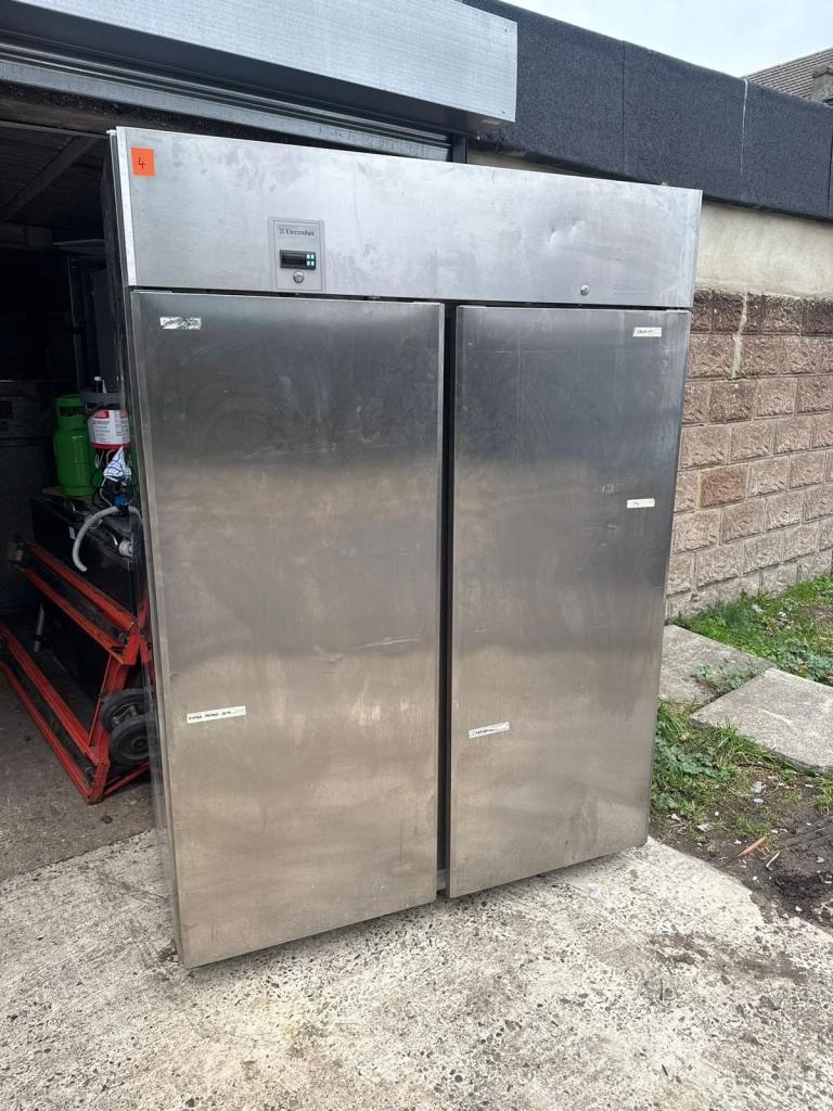 Commercial double door fridge fully serviced cafe shop restaurant 