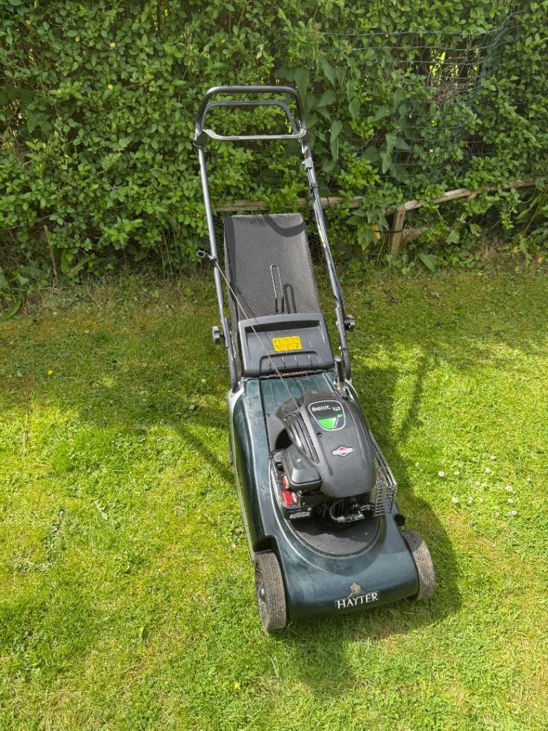 Hayter 41 petrol self drive lawnmower   