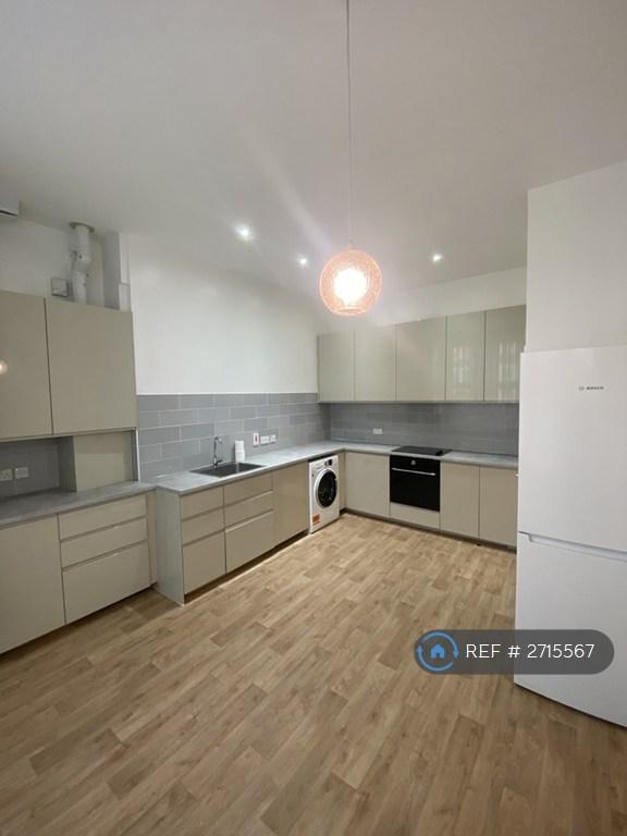 3 bedroom house in Boscombe Avenue, London, E10 (3 bed) (#2715567)