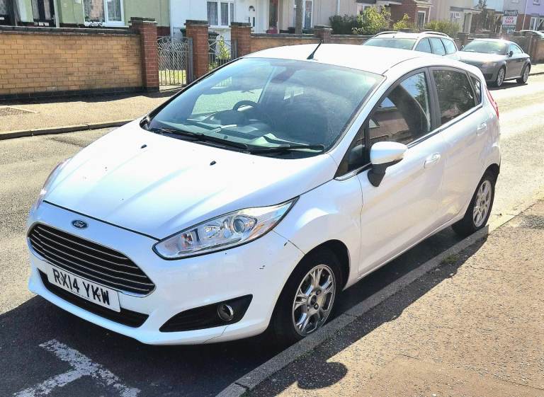 Ford, FIESTA, Hatchback, 2014, Manual, 1560 (cc), 5 doors