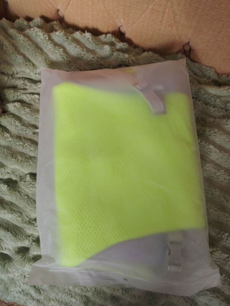Cooling coat and uv reflect