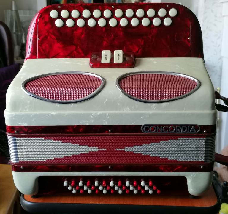 2 ROW CONCORDIA ACCORDION 