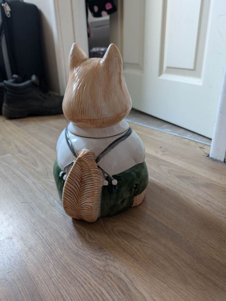  China Rabbit character Biscuit/cookie jar
