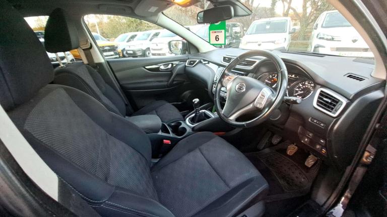 2016 Nissan Qashqai 1.5 dCi N-Connecta 5dr HATCHBACK Diesel Manual