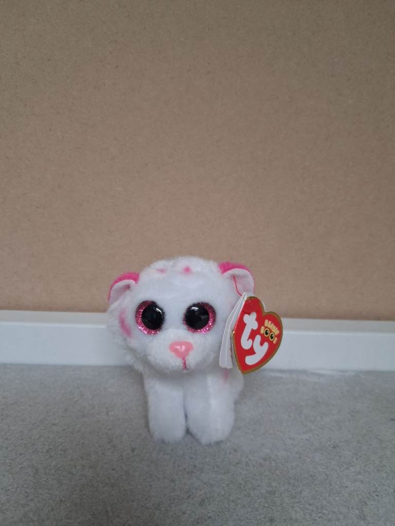 White tiger keychain plush.