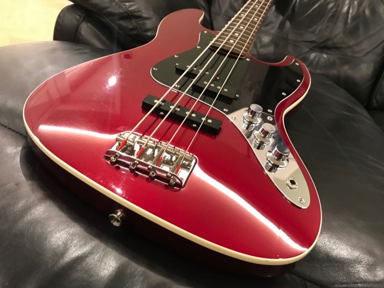Fender Aerodyne Jazz Bass 2006-08 Old Candy Apple Red, beautiful bass 