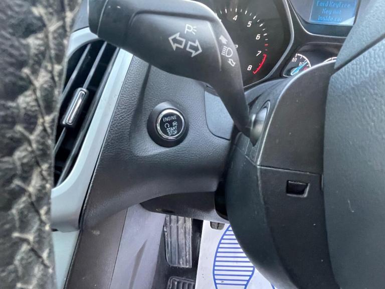  Ford Focus 1.0T EcoBoost Zetec S Euro 5 (s/s) 5dr Petrol Manual