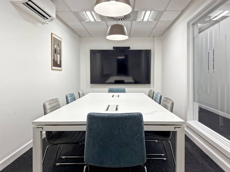 Taunton - TA1 2PX \ Flexible Office Space for 4 Workstations