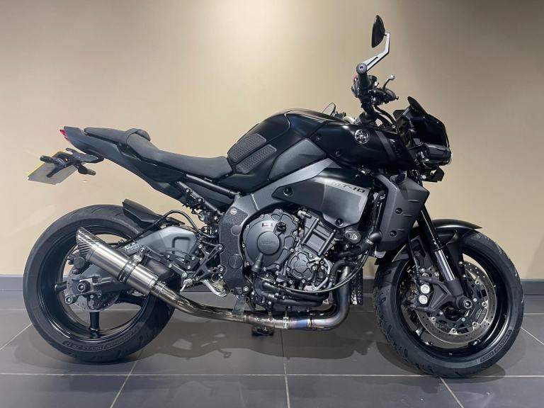 Yamaha MT10 MT-10 MT 10 in Black 2025 model 