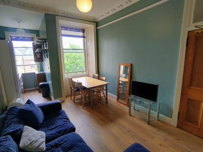 4 Bed Flat - Morningside, £2800/month