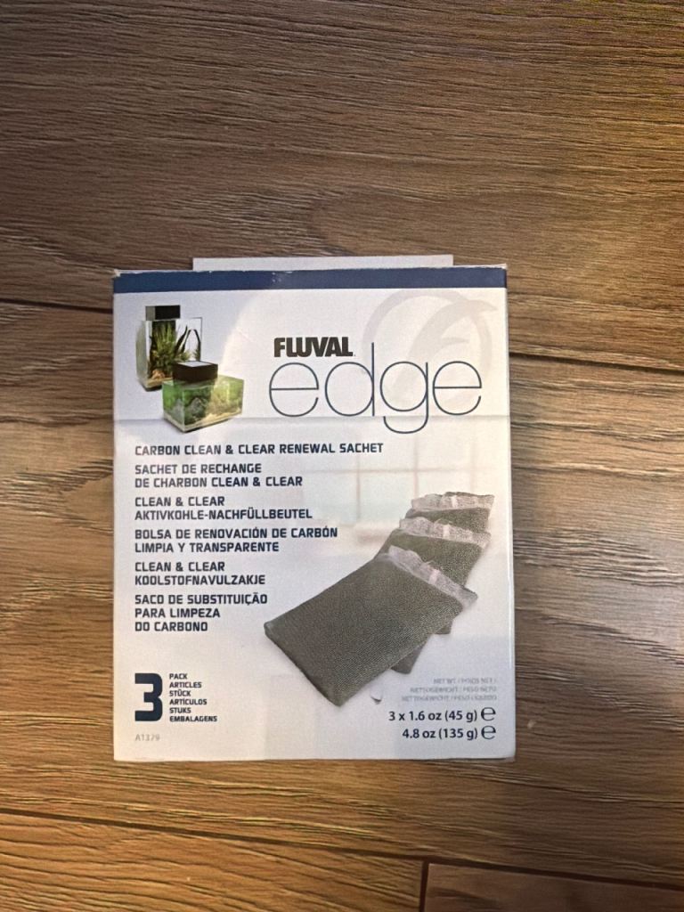 Fluval edge carbon clean and clear renewal sachets