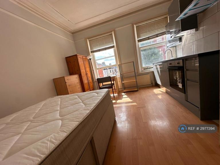 1 bedroom in Canterbury Mansions, London, NW6 (#2977394)