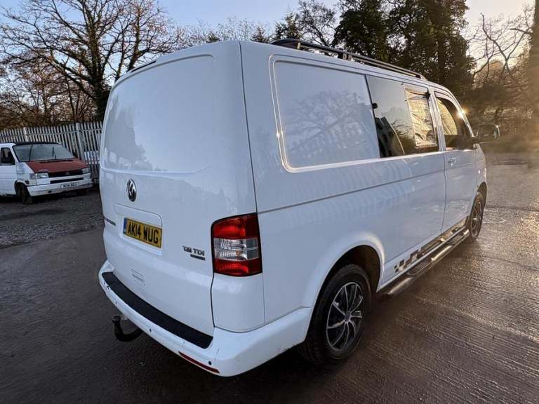 2014 Volkswagen Transporter Transporter T32 Startline TDI BlueMotion Technology Crew Cab DIESEL M...