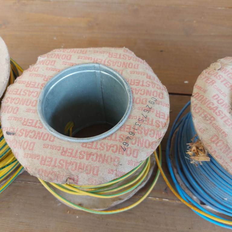 Doncaster Cables – Various Colours, New Condition