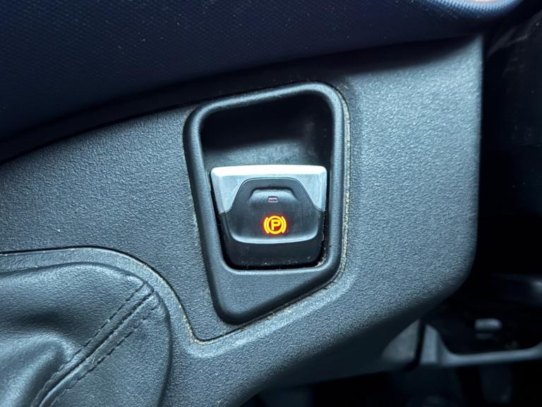 2020 IVECO DAILY 2.3L DIESEL WHITE AUTOMATIC PANEL VAN - 145K - NEW CAMBELT