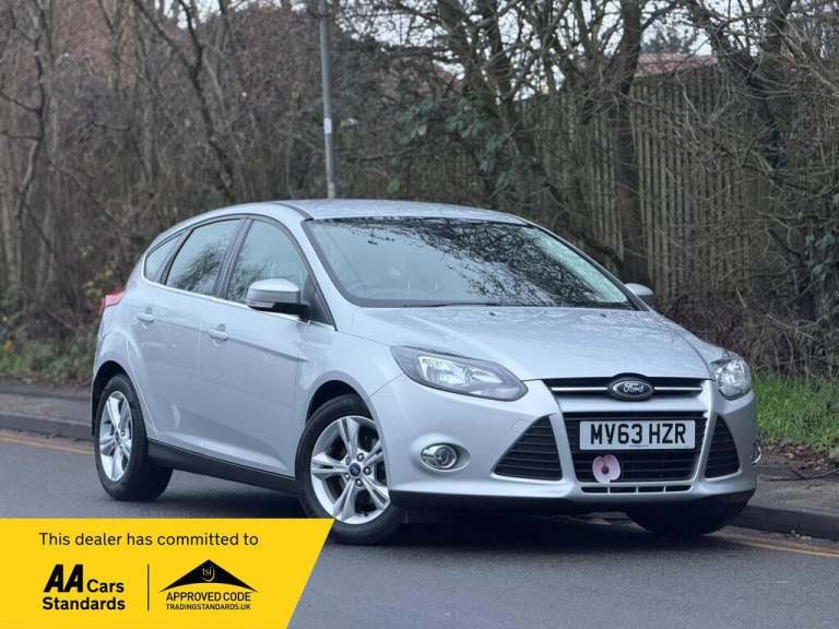 2013 Ford Focus 1.6 125 Zetec 5dr Powershift HATCHBACK PETROL Automatic