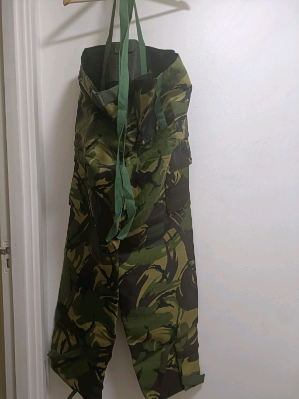 Outdoor Camouflage trousers with braces 