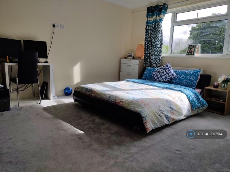 2 bedroom flat in Elmhurst Lodge, Sutton, SM2 (2 bed) (#2917614)