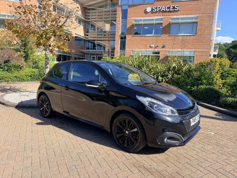 2018 Peugeot 208 1.2 PureTech Black Edition Hatchback 3dr Petrol Manual Euro 6