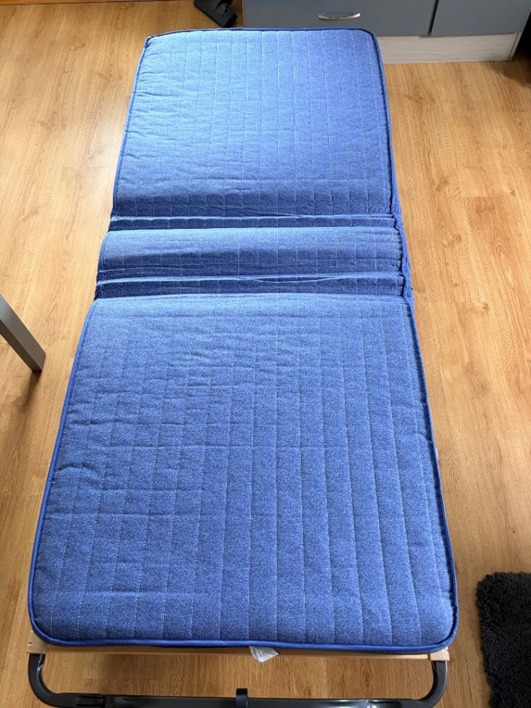 New fold up single bed 