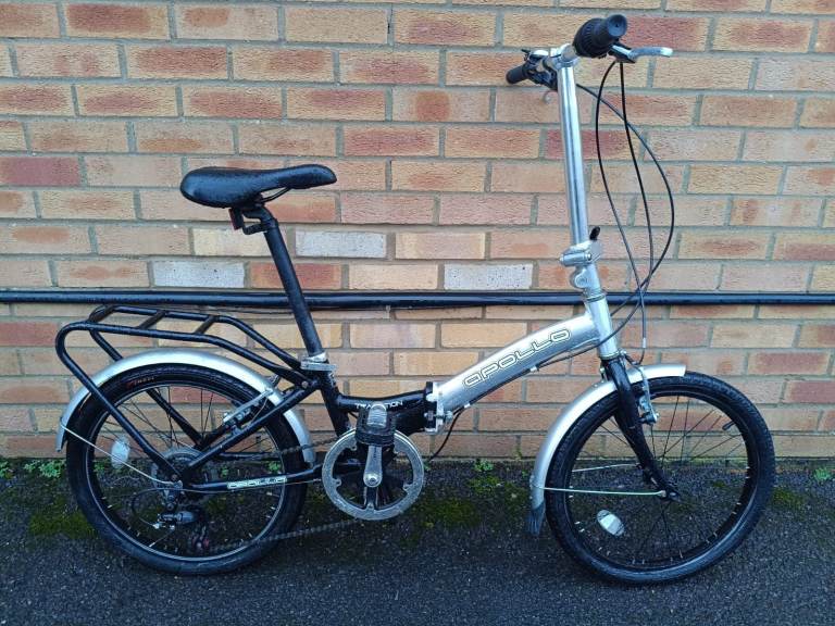 Aluminium Apollo Transition folding bike in good condition with a comfort saddle, mudguards