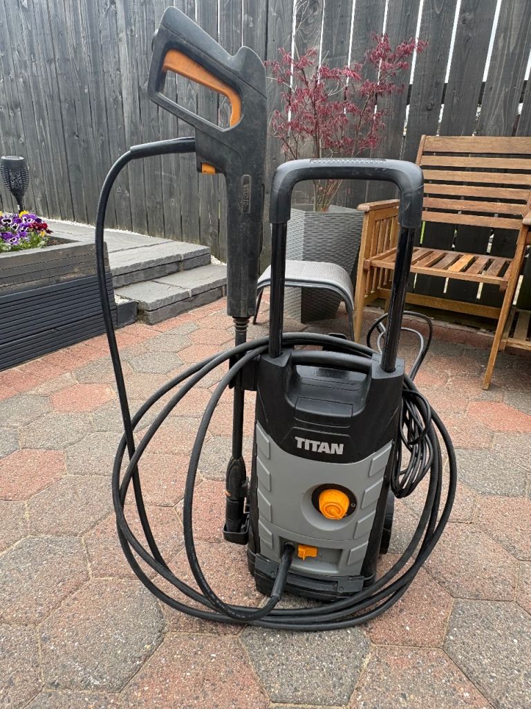 Pressure washer