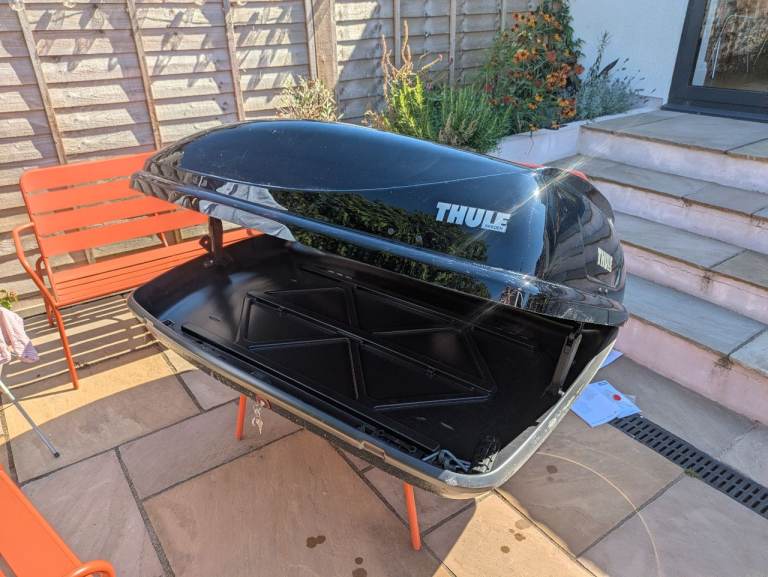 Thule Ocean 100 roof box. 360 litre capacity. Used once only - both keys and manual present