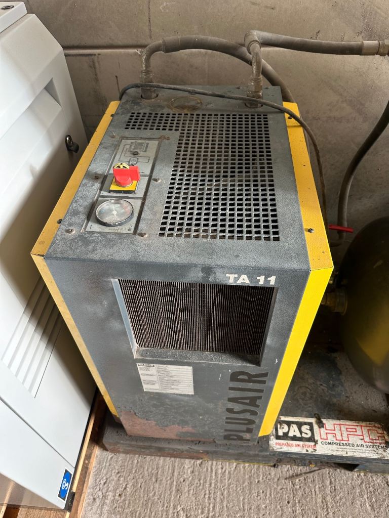 HPC Plusair Air Compressor with dryer - Fully working - Can deliver!