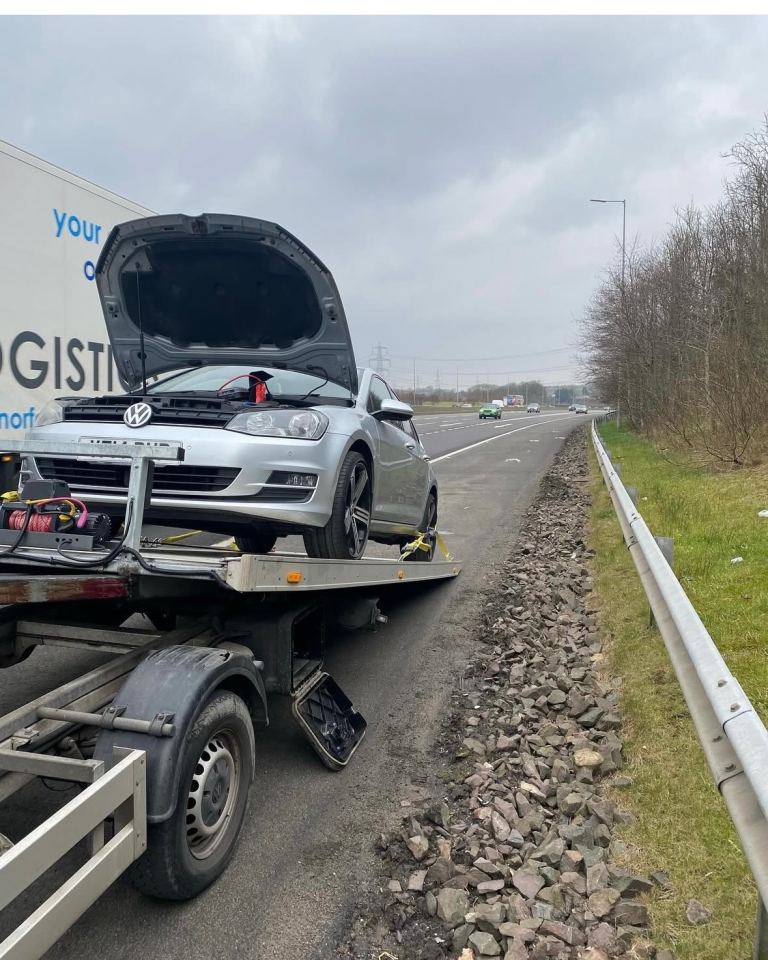 Car recovery breakdown jumpstart service 