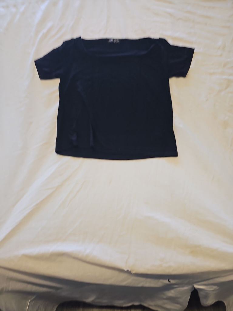 Select Women's Black Boat Neck Short Sleeve Top Size S  F531