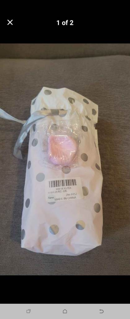 Pink petals for wedding decoration 