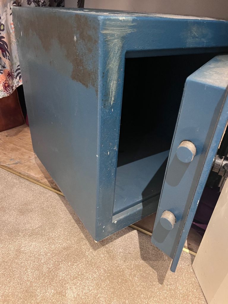 Metal safe 